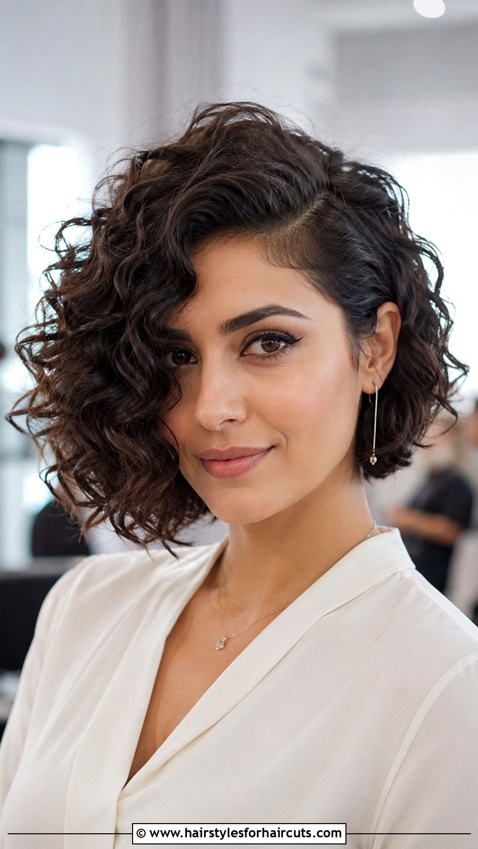 Deep Side Part Curly Bob - 25 curly hair round face hairstyles - 25 curly hair round face hairstyles