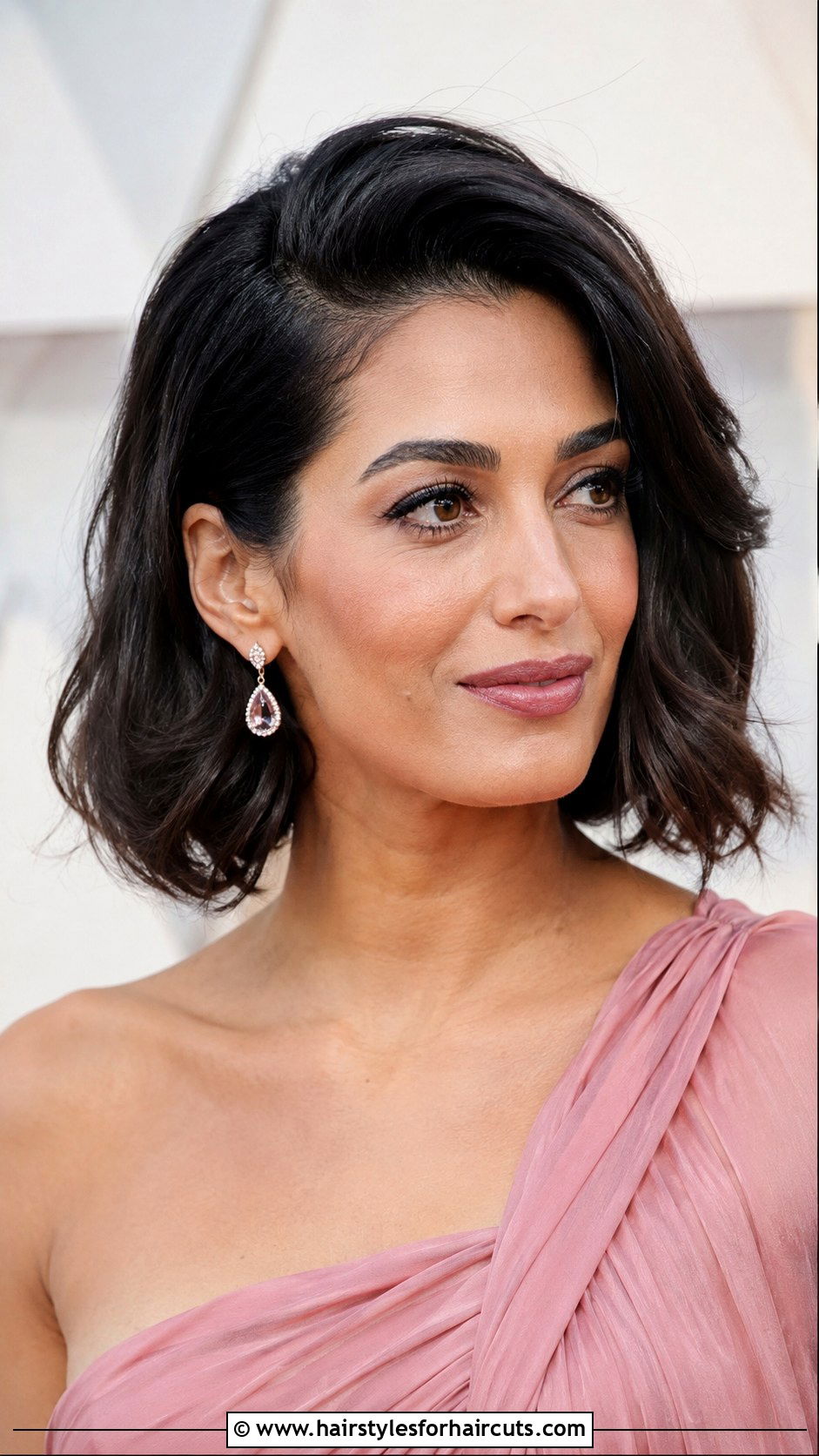 Deep Side Part Natural Bob - 25 bob hairstyles natural hair - 25 bob hairstyles natural hair