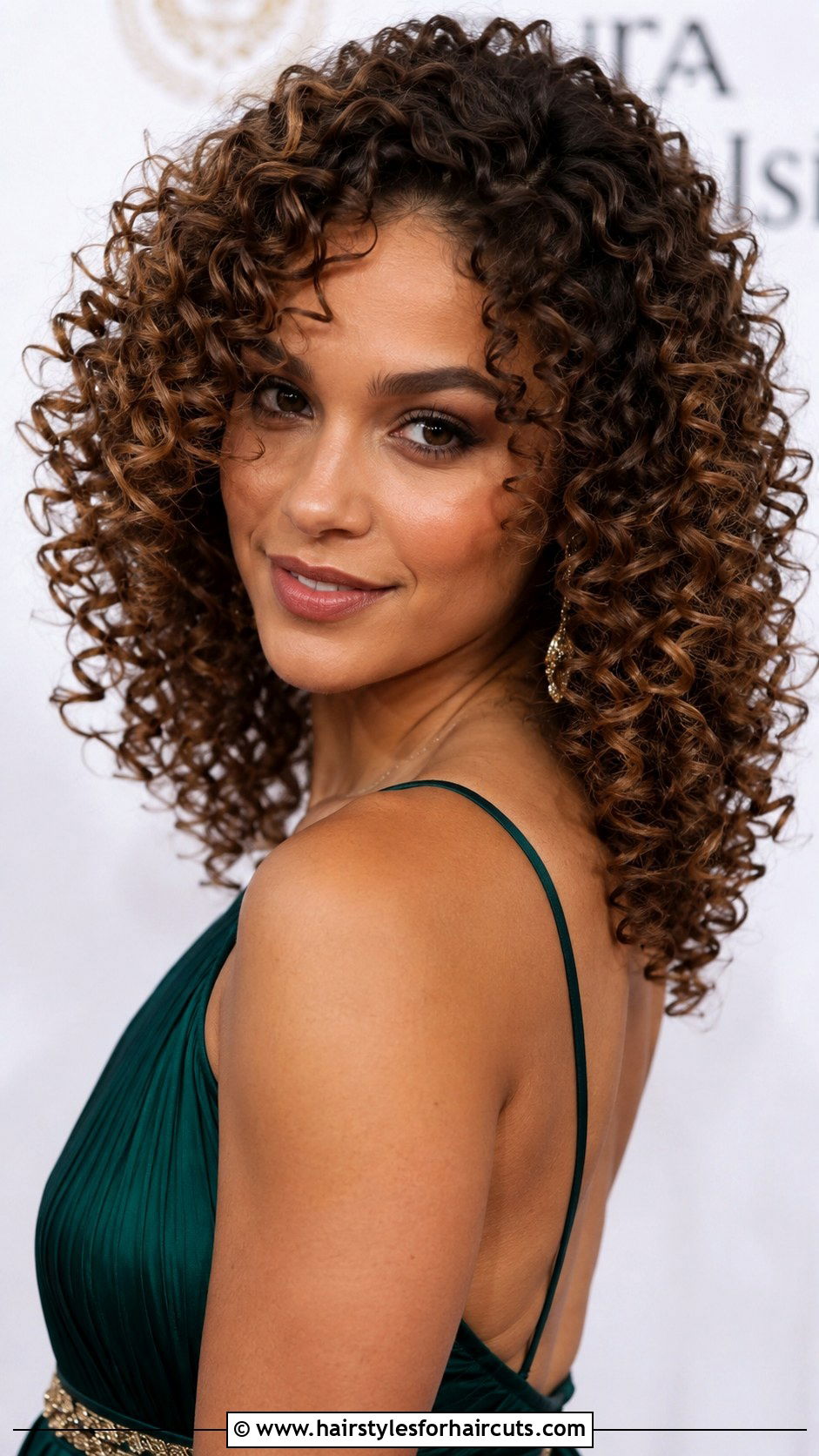 Defined Medium Ringlets - 25 curly hairstyles for medium hair - 25 curly hairstyles for medium hair