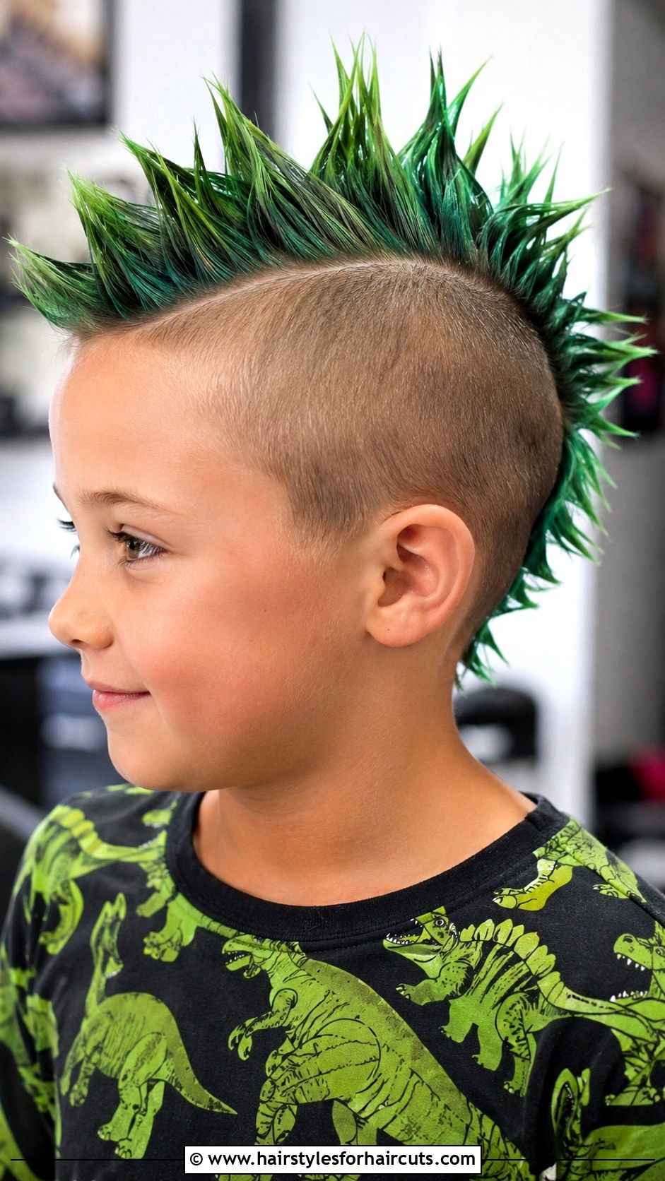 Dinosaur Spike Mohawk - 25 wacky hairstyles for girls - 25 wacky hairstyles for girls