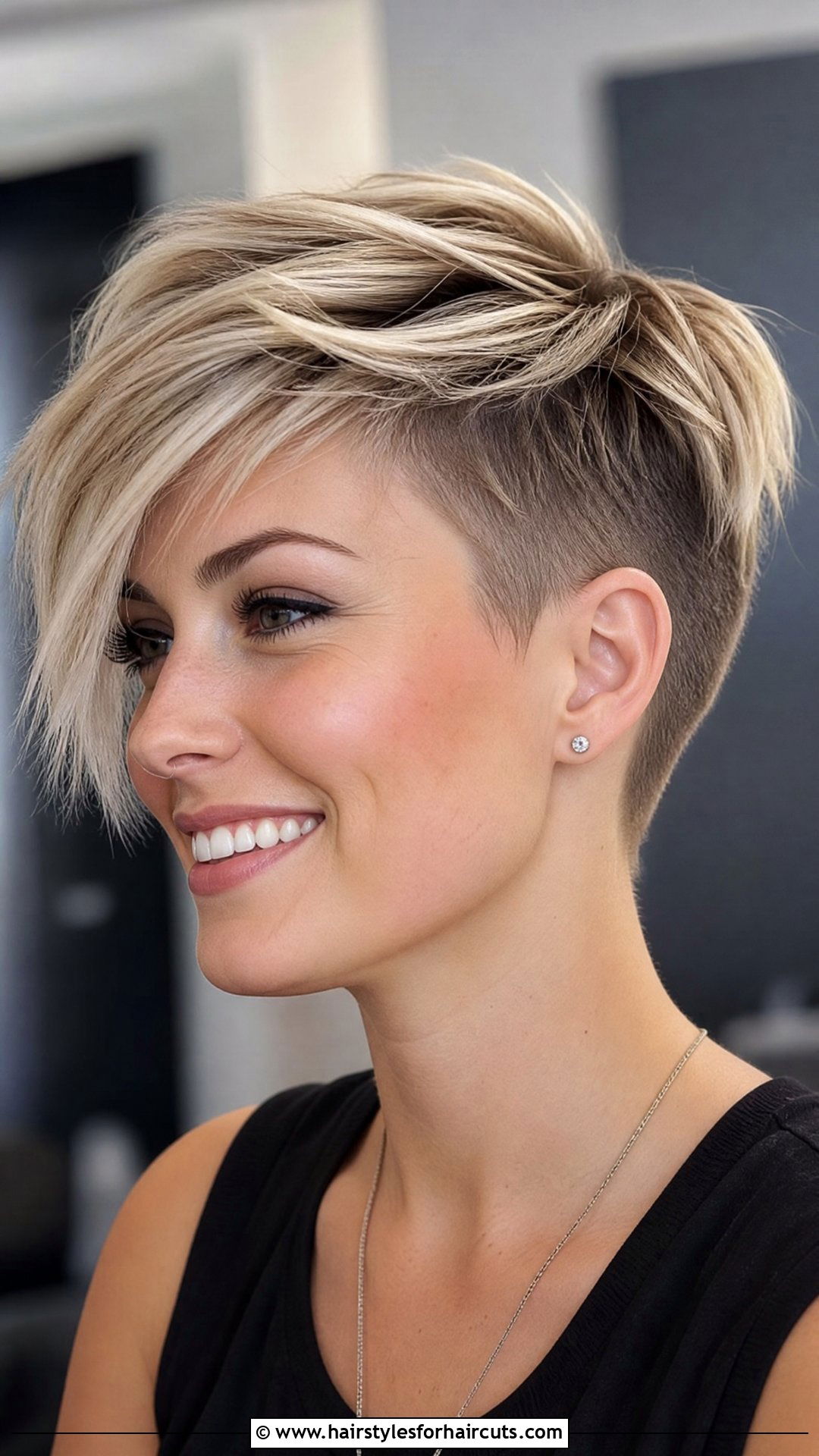 Disconnected Long Pixie - 25 disconnected haircuts - 25 disconnected haircuts