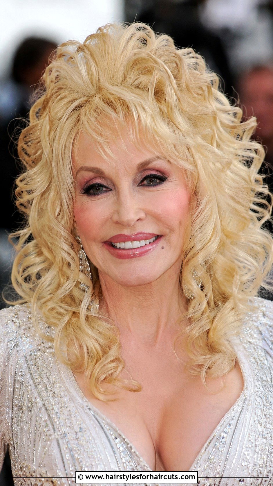 Dolly Parton Teased Crown Curls - 25 real hair dolly parton hairstyles - 25 real hair dolly parton hairstyles
