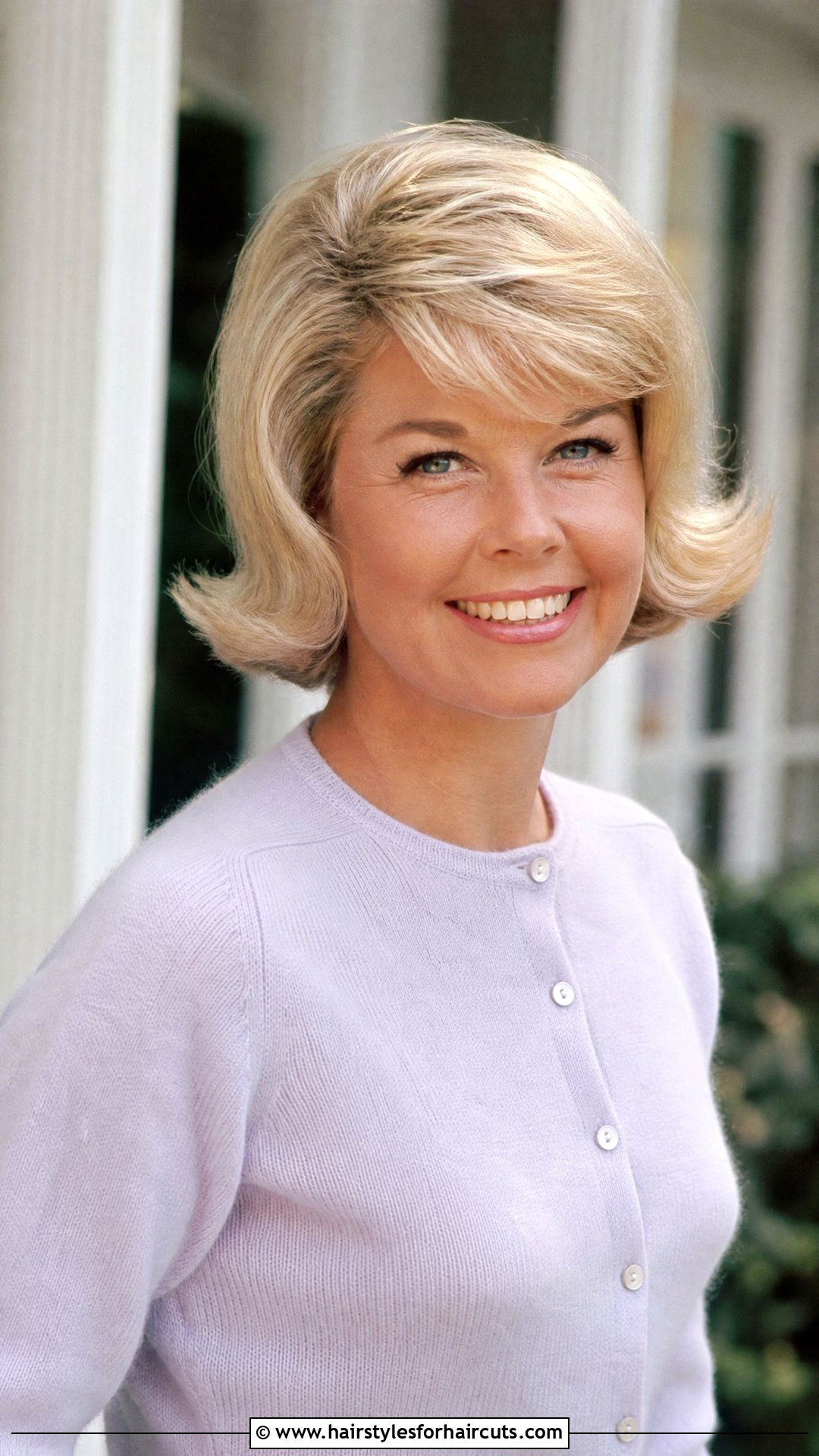 Doris Day Short Blonde Flip - 25 short hair 50s hairstyles - 25 short hair 50s hairstyles