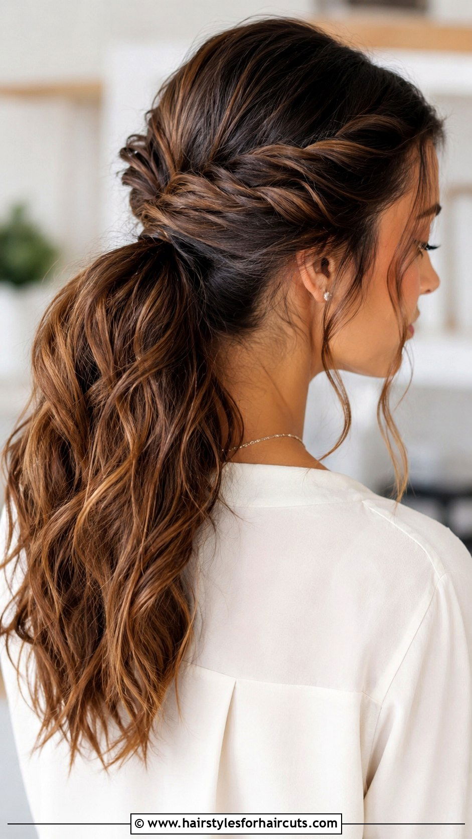 Double Twisted Ponytail - 25 hairstyles with two hair ties - 25 hairstyles with two hair ties