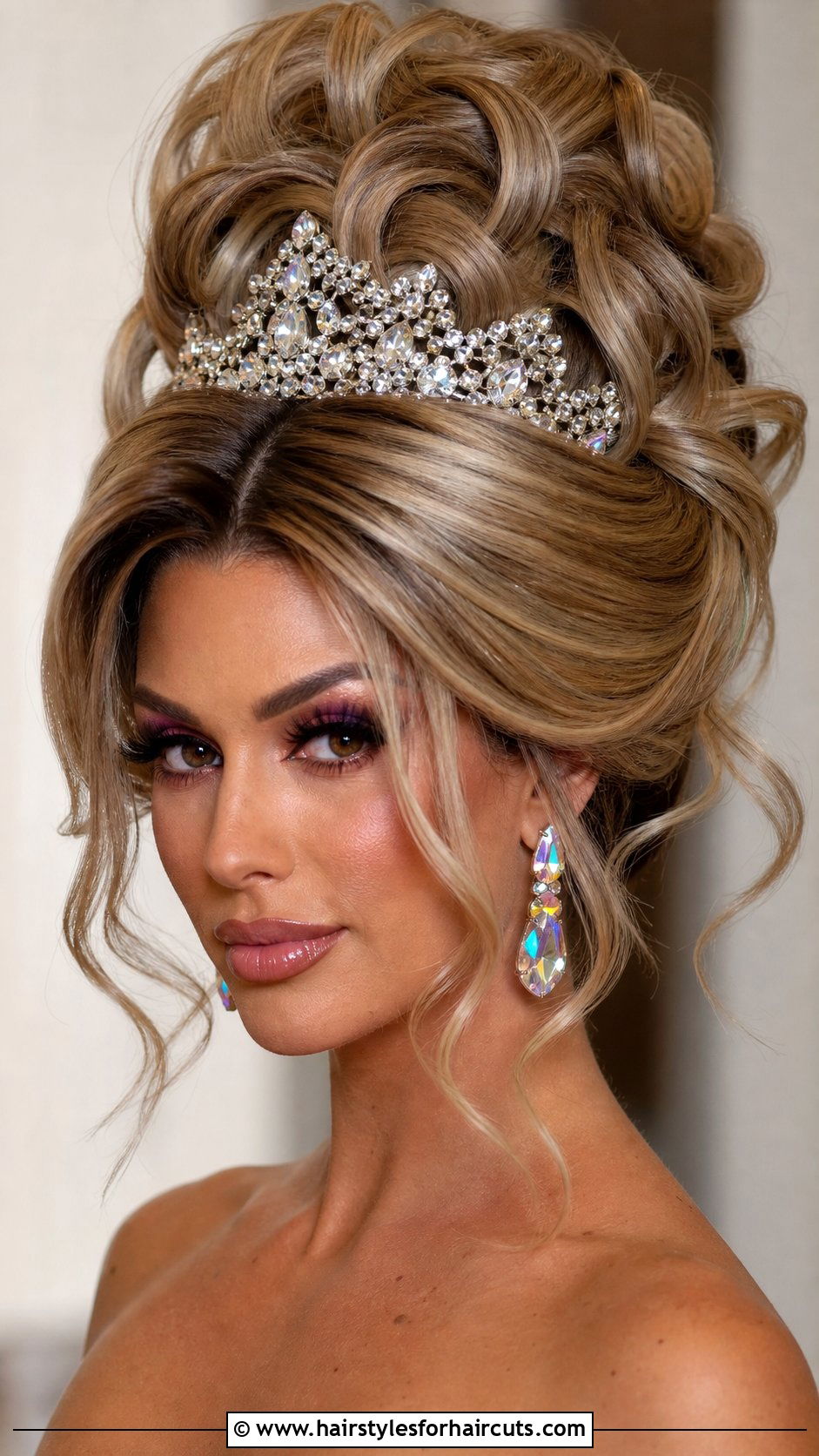 Drag updo with curls - 25 drag hairstyles - 25 drag hairstyles