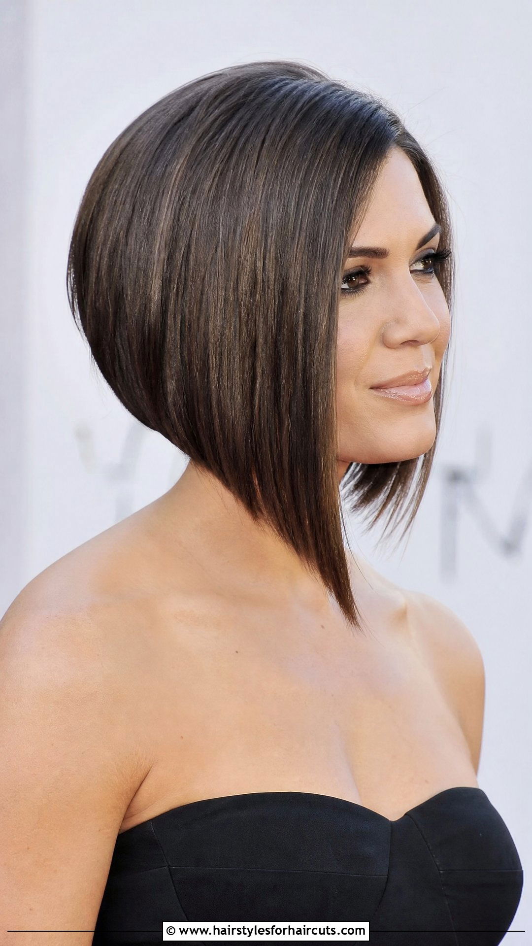 Dramatic Angled Bob Haircut - 25 angles haircuts - 25 angles haircuts