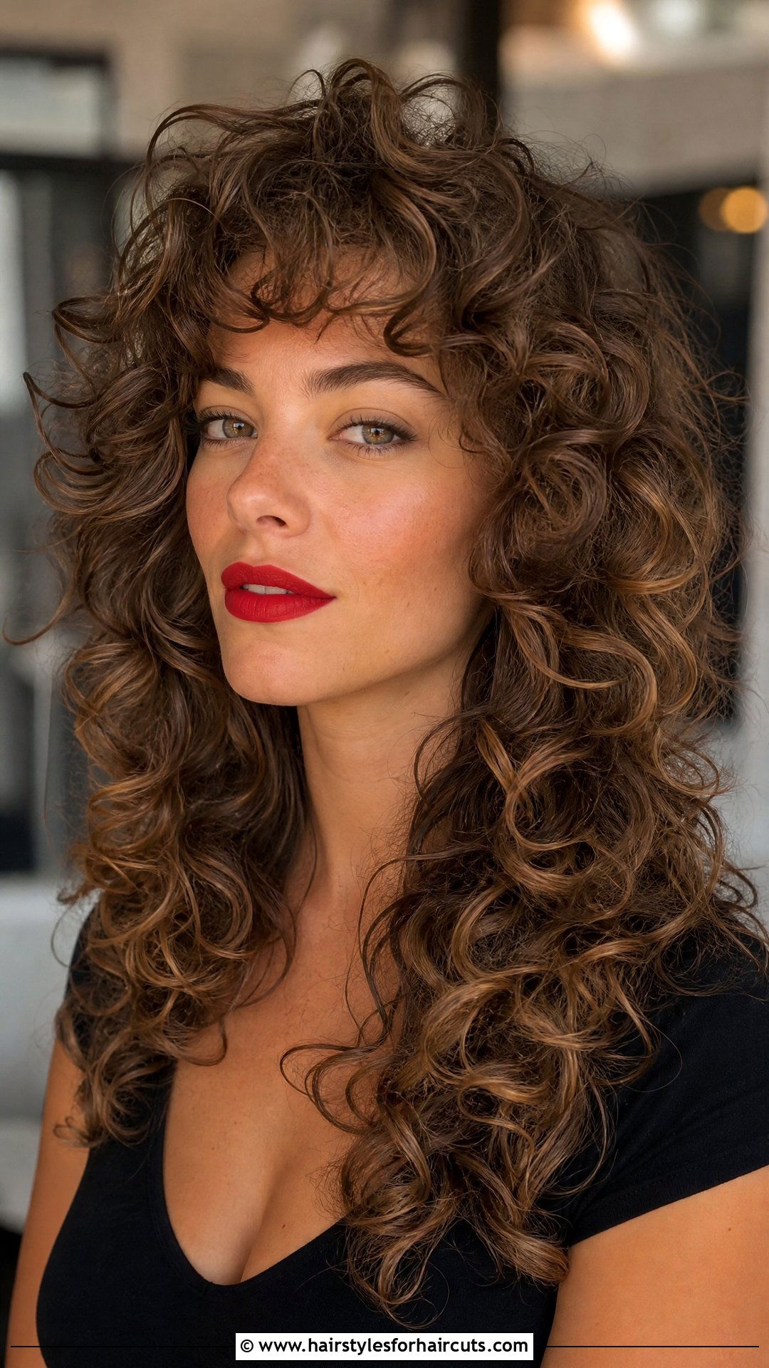 Dramatic Curly Layers - 25 edgy haircuts for curly hair - 25 edgy haircuts for curly hair
