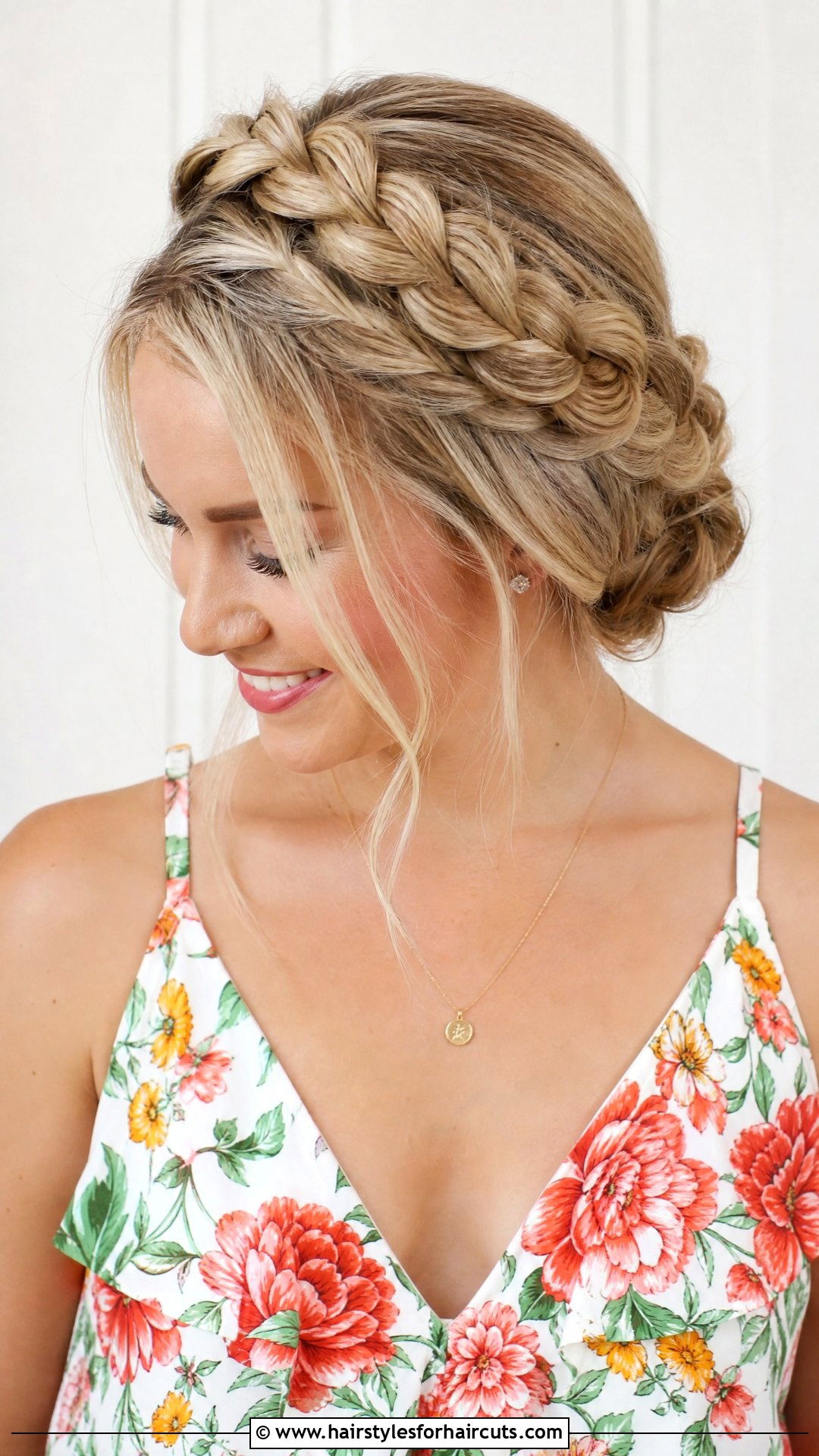 Dutch Crown Braid - 25 beginner easy hairstyles for wet hair - 25 beginner easy hairstyles for wet hair