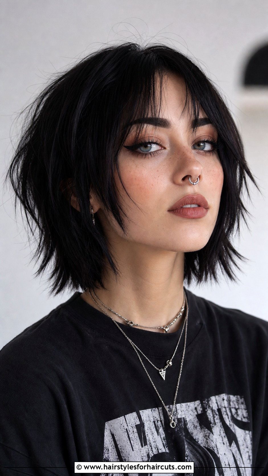 E Girl Choppy Lob - 25 e girl hairstyles - 25 e girl hairstyles