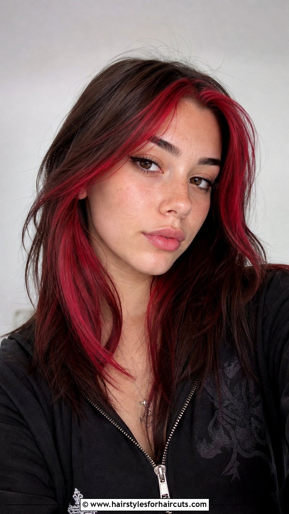 E Girl Red Streaks - 25 e girl hairstyles - 25 e girl hairstyles