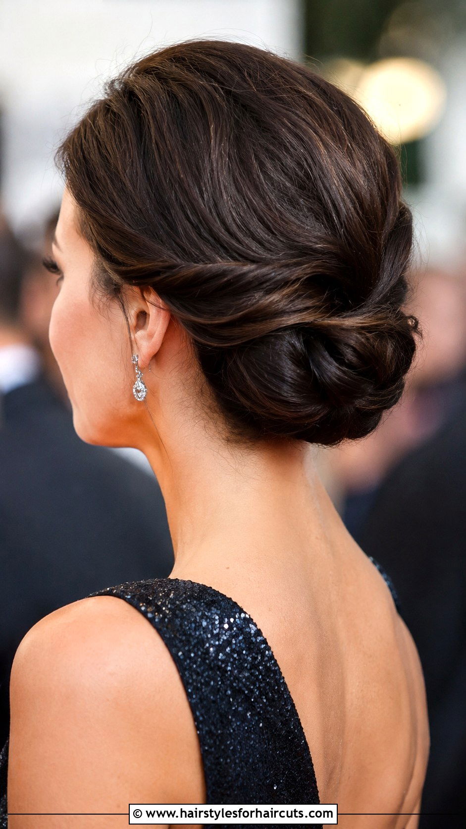 Easy Chignon Updo - 25 easy summer hairstyles for long hair - 25 easy summer hairstyles for long hair