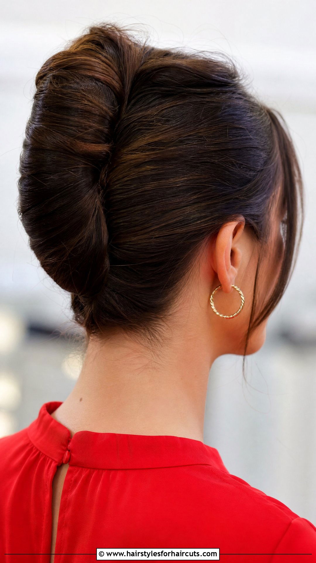 Easy French Twist - 25 easy pulled back hairstyles for long hair - 25 easy pulled back hairstyles for long hair