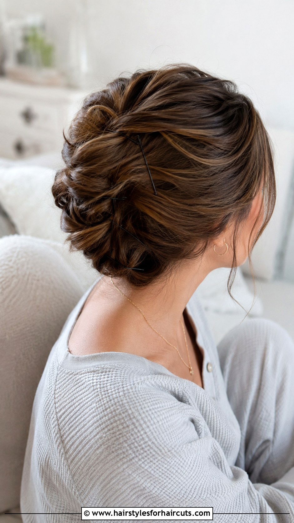 Easy Pinned Updo - 25 cute hair up hairstyles - 25 cute hair up hairstyles