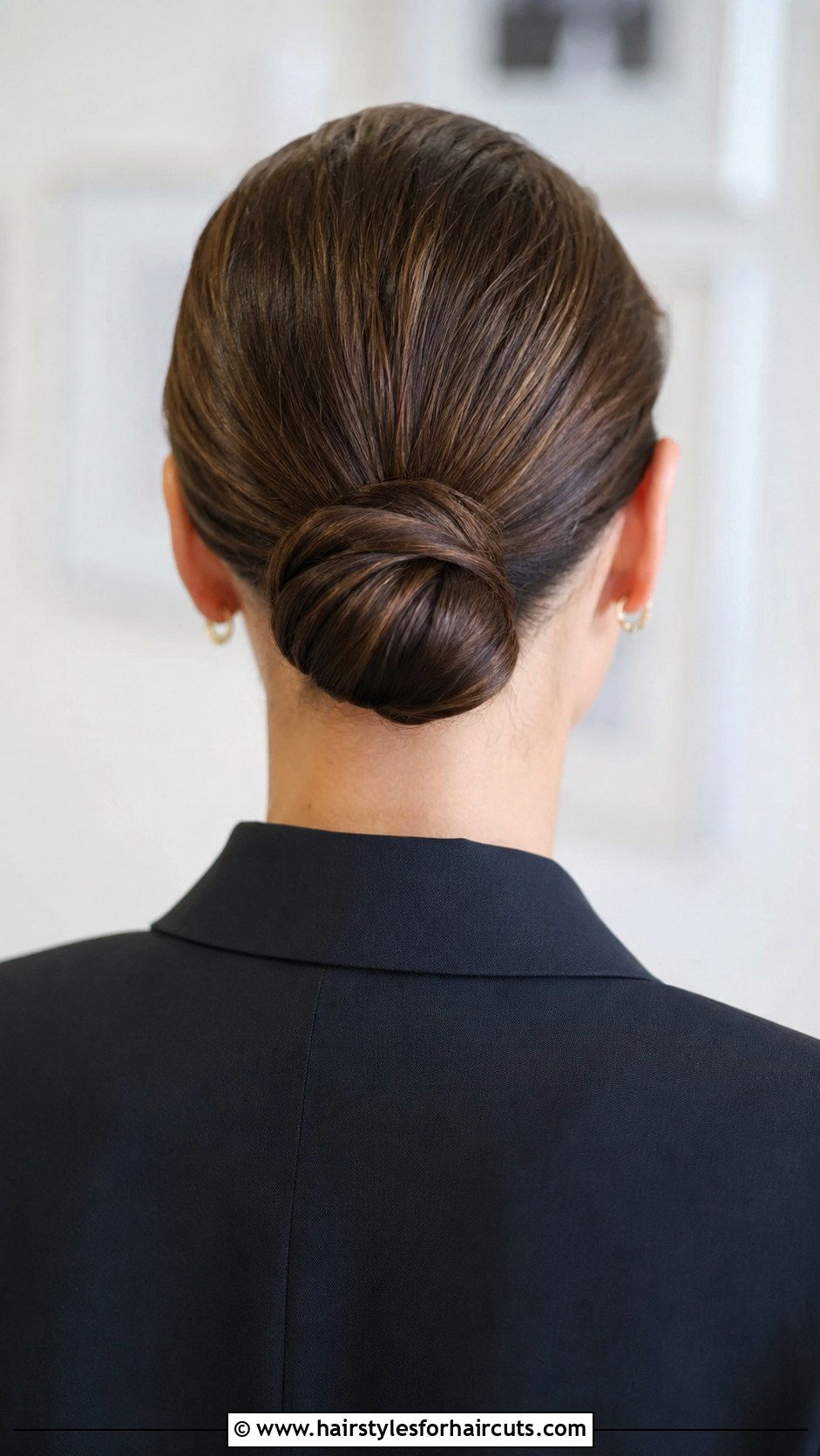 Easy Sleek Low Bun With No Heat - 25 easy hairstyles that wont damage hair - 25 easy hairstyles that won't damage hair