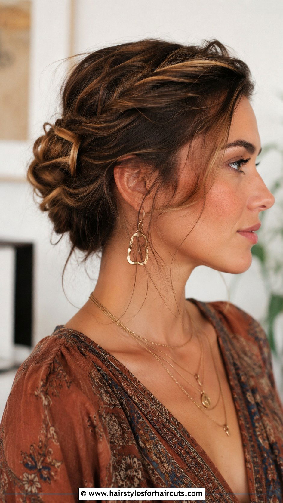 Easy Updo With Bobby Pins - 25 simple hairstyles for ladies - 25 simple hairstyles for ladies