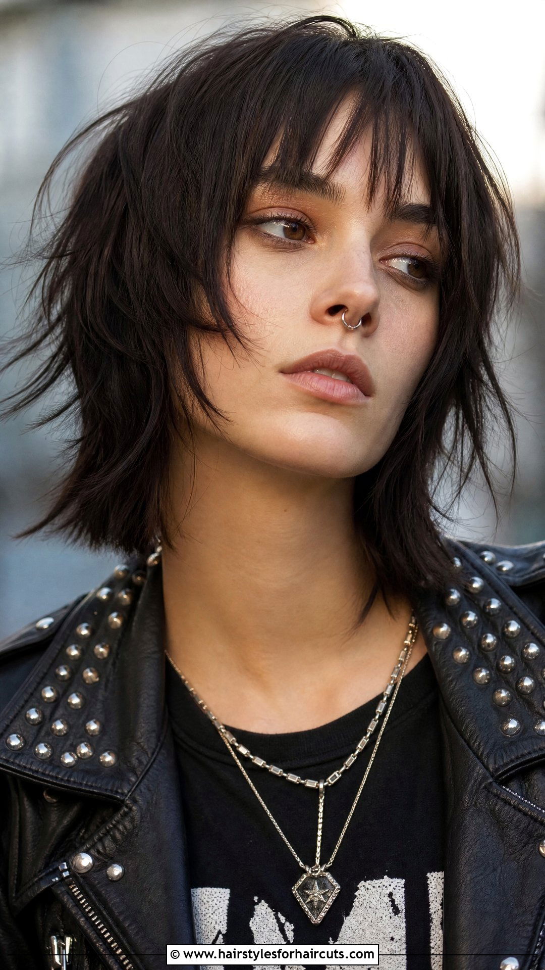 Edgy Chin Length Layered Cut - 25 karin haircuts - 25 karin haircuts