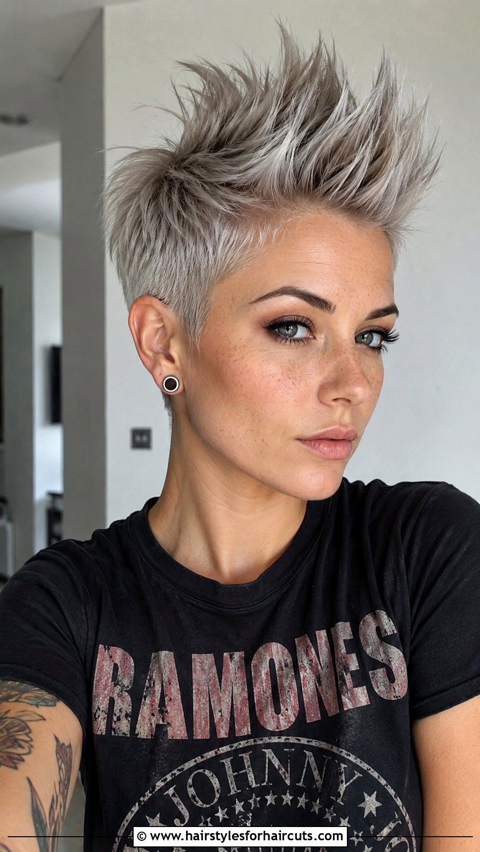 Edgy Spiky Pixie - 25 2000s hairstyles short hair - 25 2000s hairstyles short hair