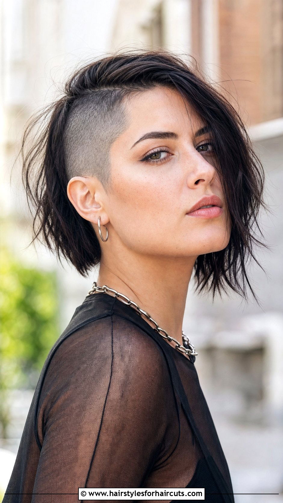 Edgy Undercut Bob - 25 choppy rocker hairstyles for medium length hair - 25 choppy rocker hairstyles for medium length hair