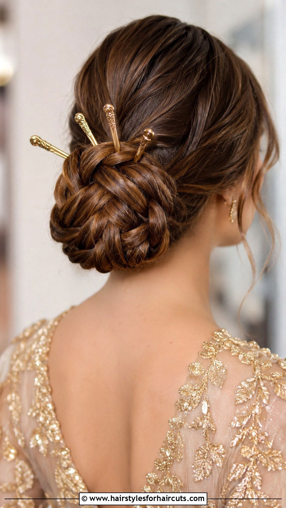 Egyptian Braided Bun - 25 egyptian hairstyles - 25 egyptian hairstyles
