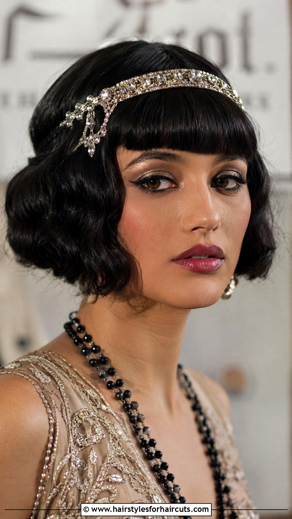 Egyptian Flapper Style Bob - 25 egyptian hairstyles - 25 egyptian hairstyles