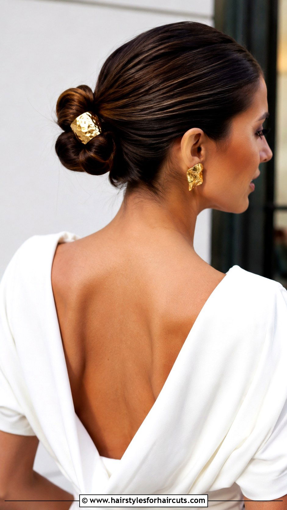 Elegant Bun With Hair Accessory - 25 easy bridal hairstyles for long hair - 25 easy bridal hairstyles for long hair