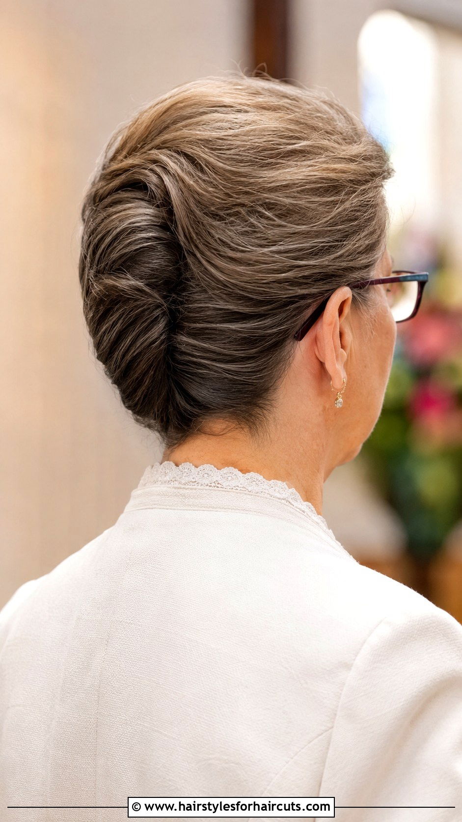 Elegant French Roll For Short Hair - 25 bridesmaid hairstyles for short hair - 25 bridesmaid hairstyles for short hair