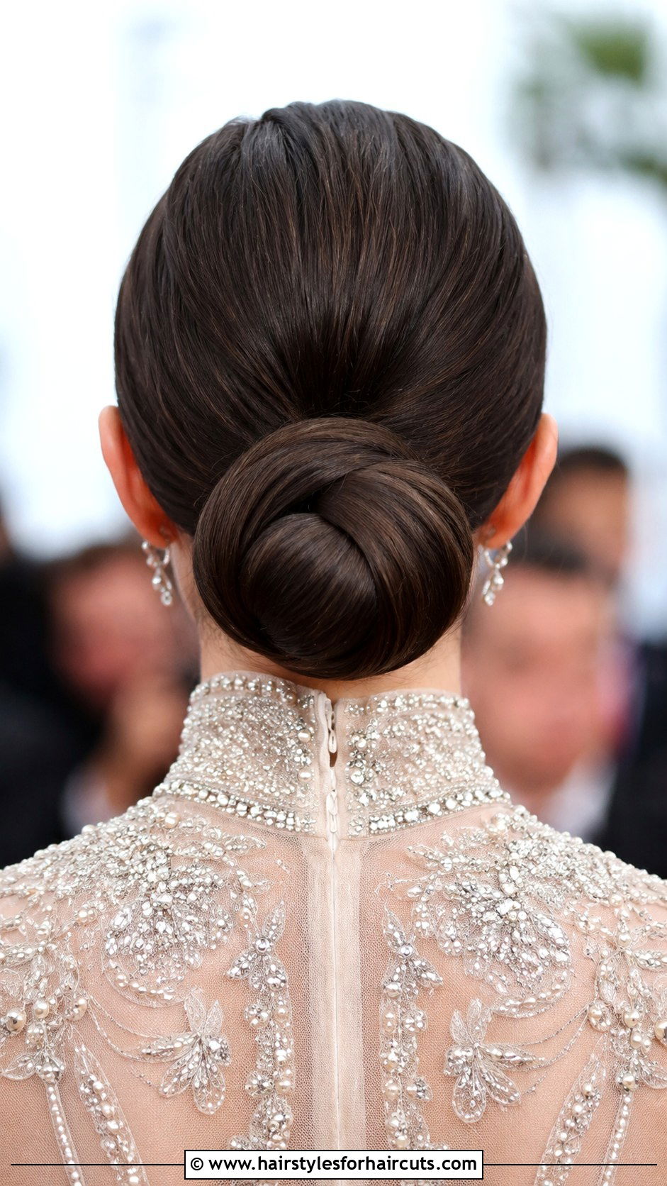 Elegant Low Bun - 25 hairstyles for long dresses - 25 hairstyles for long dresses