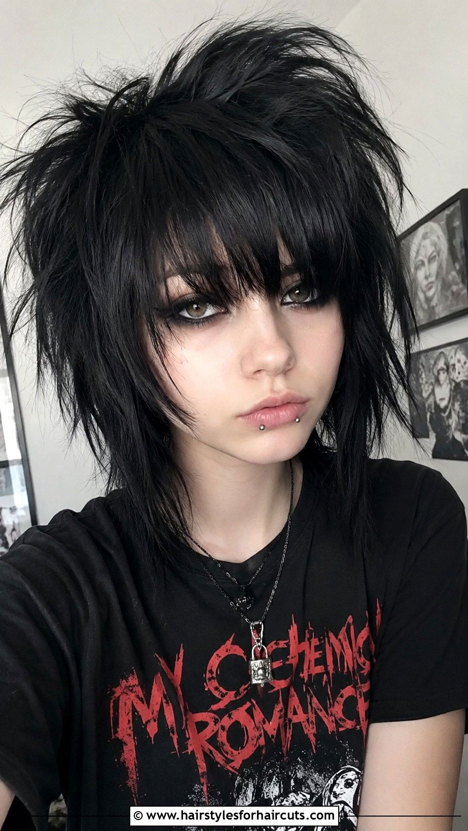 Emo Choppy Layered Haircut - 25 2000s haircuts - 25 2000s haircuts