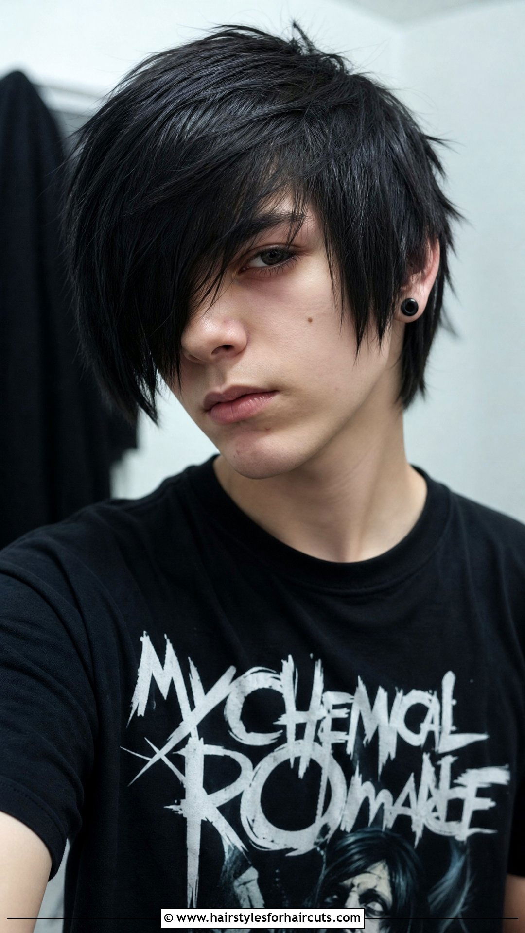 Emo Side Sweep Haircut - 25 worst haircuts - 25 worst haircuts
