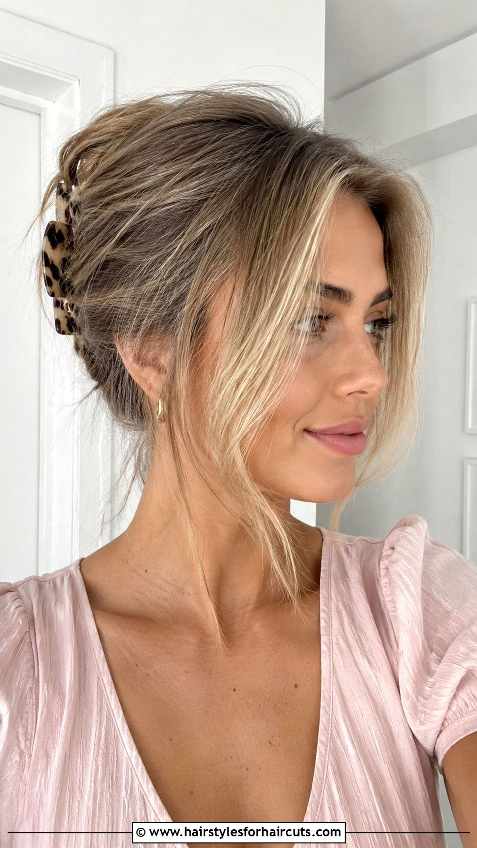 Face Framing Banana Clip - 25 banana clip hairstyles for short hair - 25 banana clip hairstyles for short hair