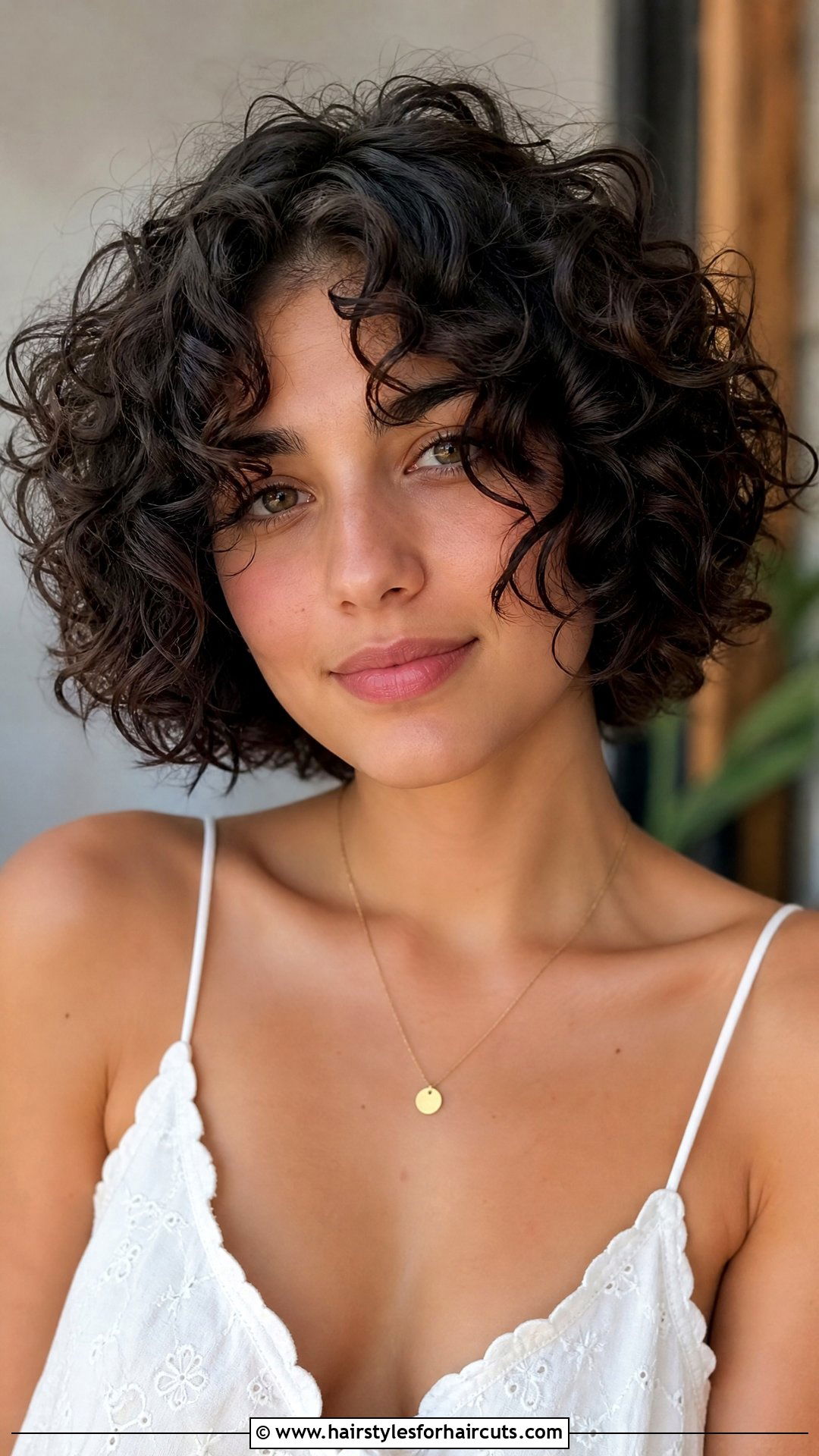 Face Framing Curly Haircut - 25 cute haircuts for girls with curly hair - 25 cute haircuts for girls with curly hair