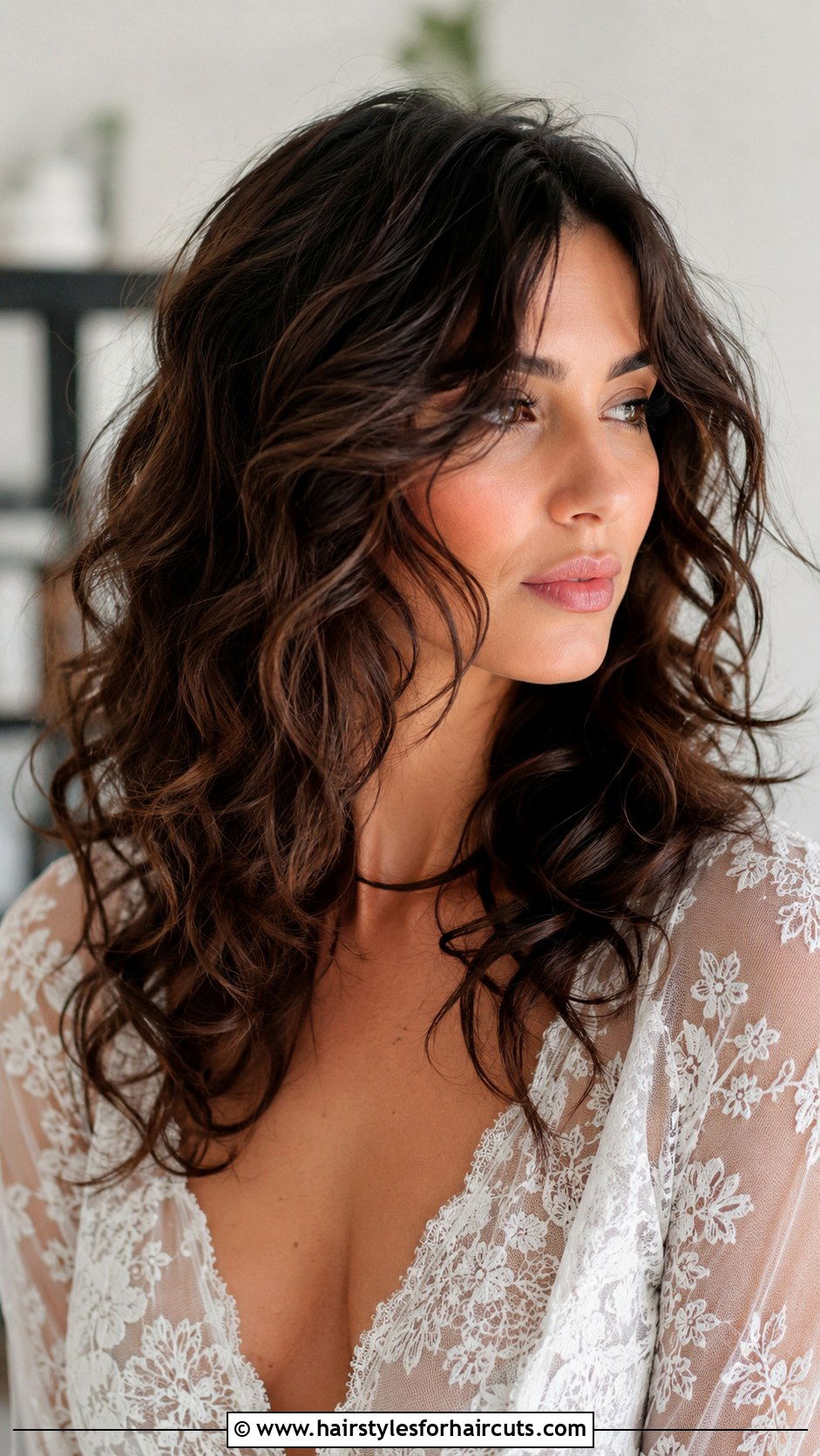 Face Framing Curly Layers - 25 good haircuts for curly hair women - 25 good haircuts for curly hair women