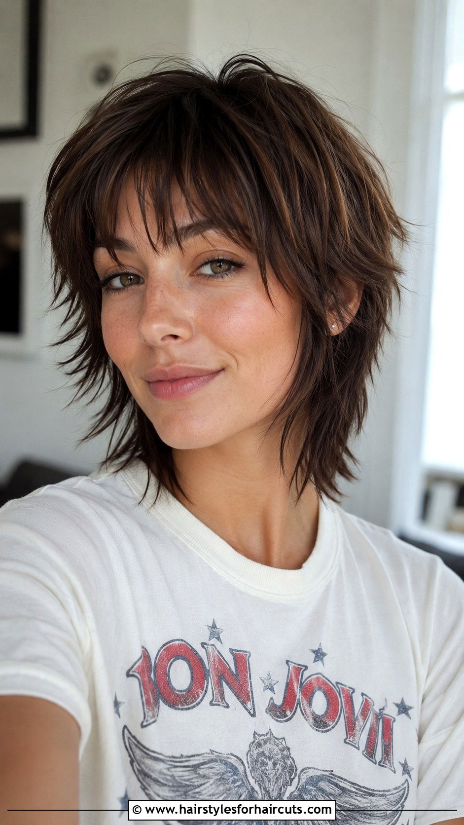 Face Framing Layers Medium Haircut - 25 fun haircuts for medium hair - 25 fun haircuts for medium hair