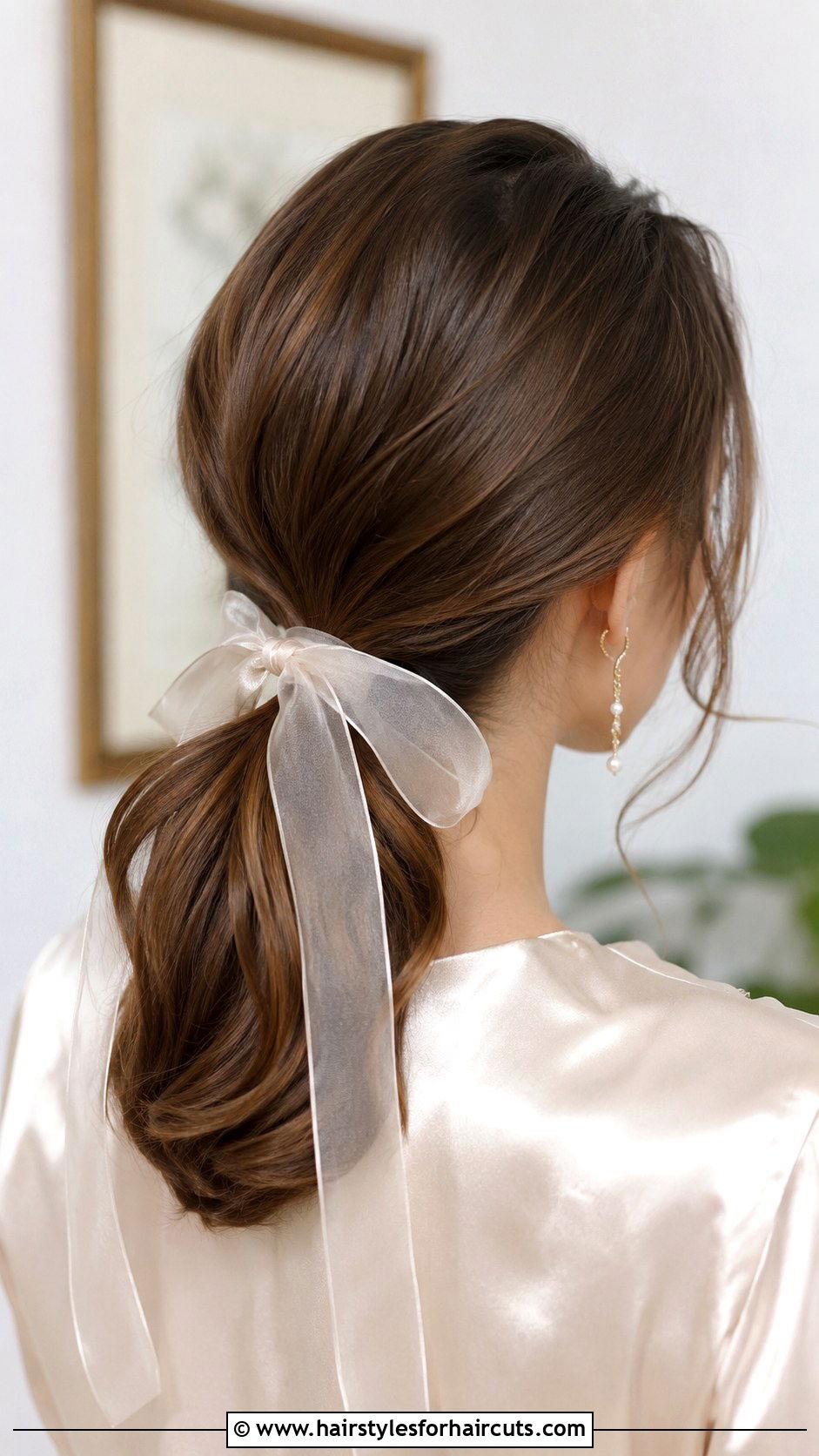 Fairycore Low Ponytail Medium Hair - 25 fairy hairstyles for medium hair - 25 fairy hairstyles for medium hair
