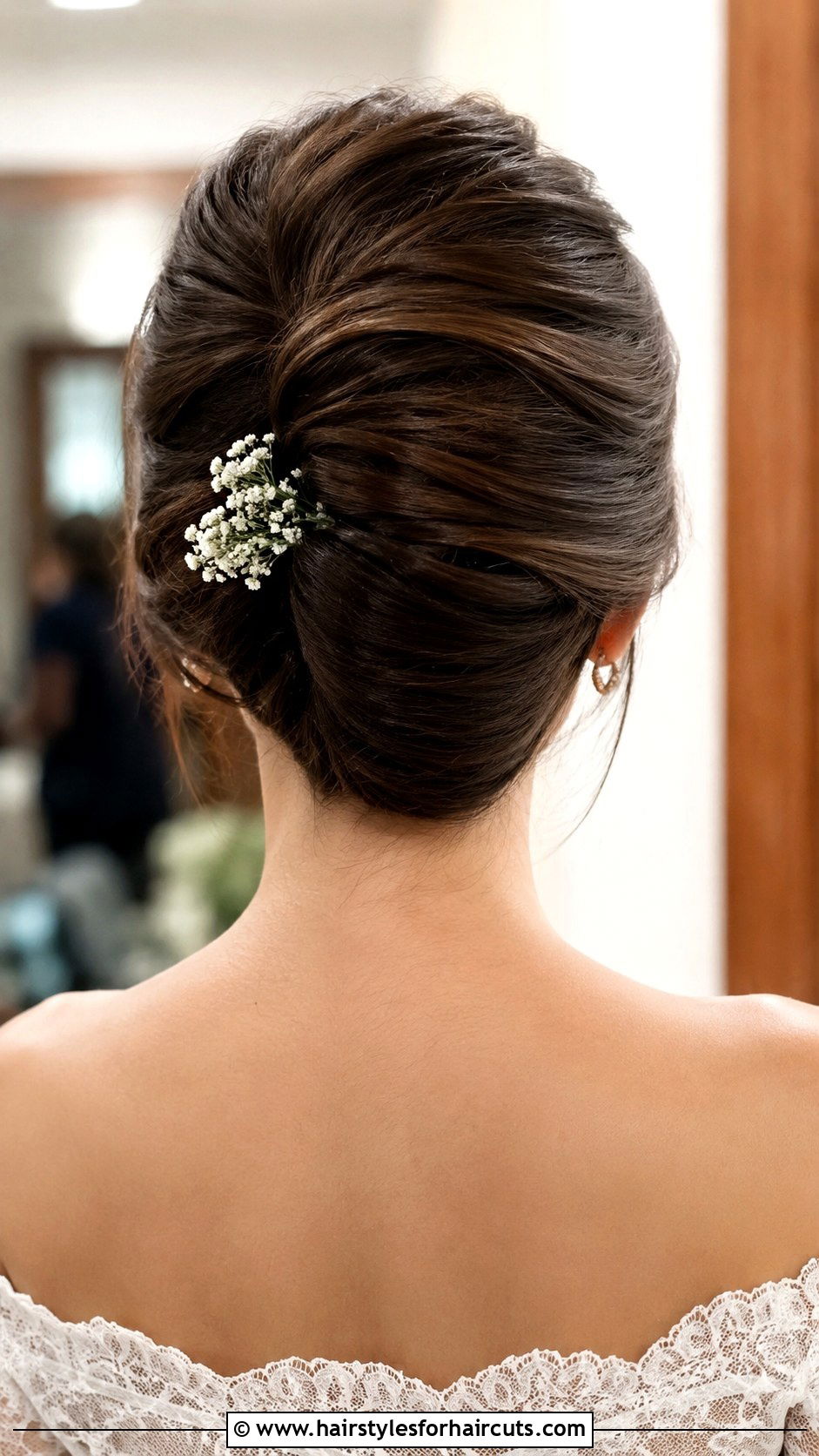 Fancy Low Chignon For Girls - 25 fancy hairstyles for girls - 25 fancy hairstyles for girls
