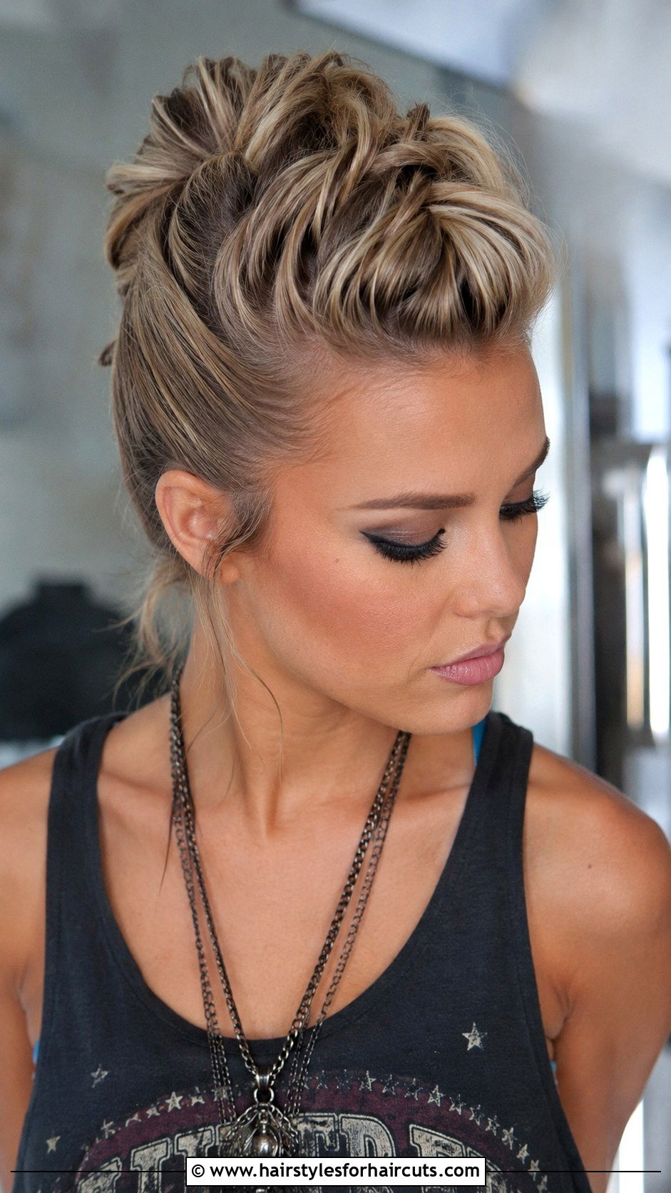 Faux Hawk Updo - 25 cute hairstyles for dirty blonde hair - 25 cute hairstyles for dirty blonde hair