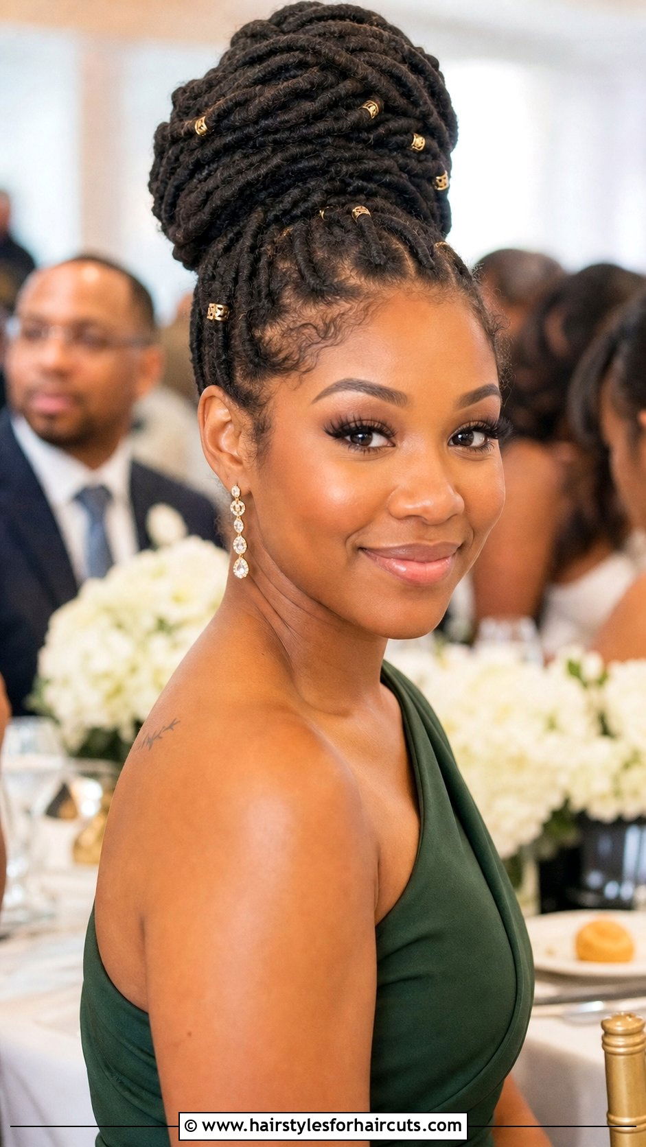 Faux Locs Updo - 25 hairstyles for dreads for ladies - 25 hairstyles for dreads for ladies