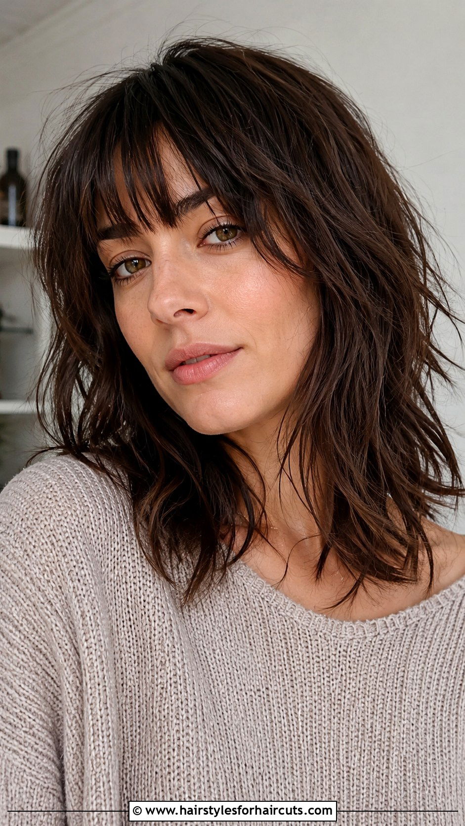 Feathered Bangs Shag - 25 hairstyles for big foreheads - 25 hairstyles for big foreheads