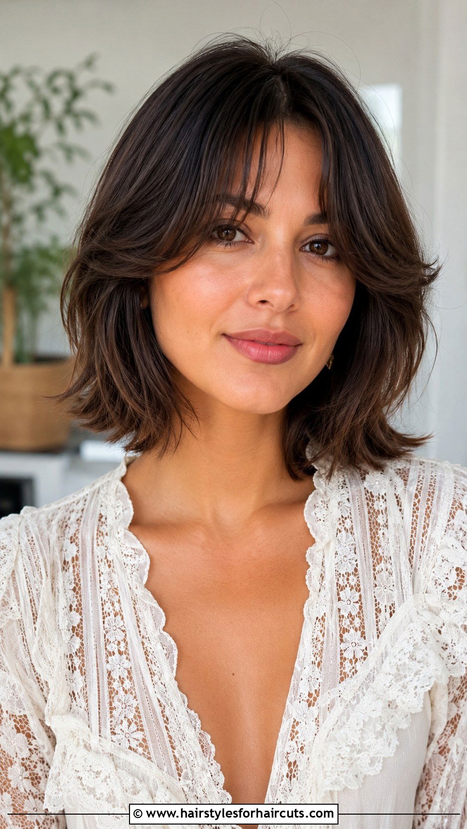 Feathered Bob With Curtain Bangs - 25 feathered bob hairstyles for fine hair - 25 feathered bob hairstyles for fine hair