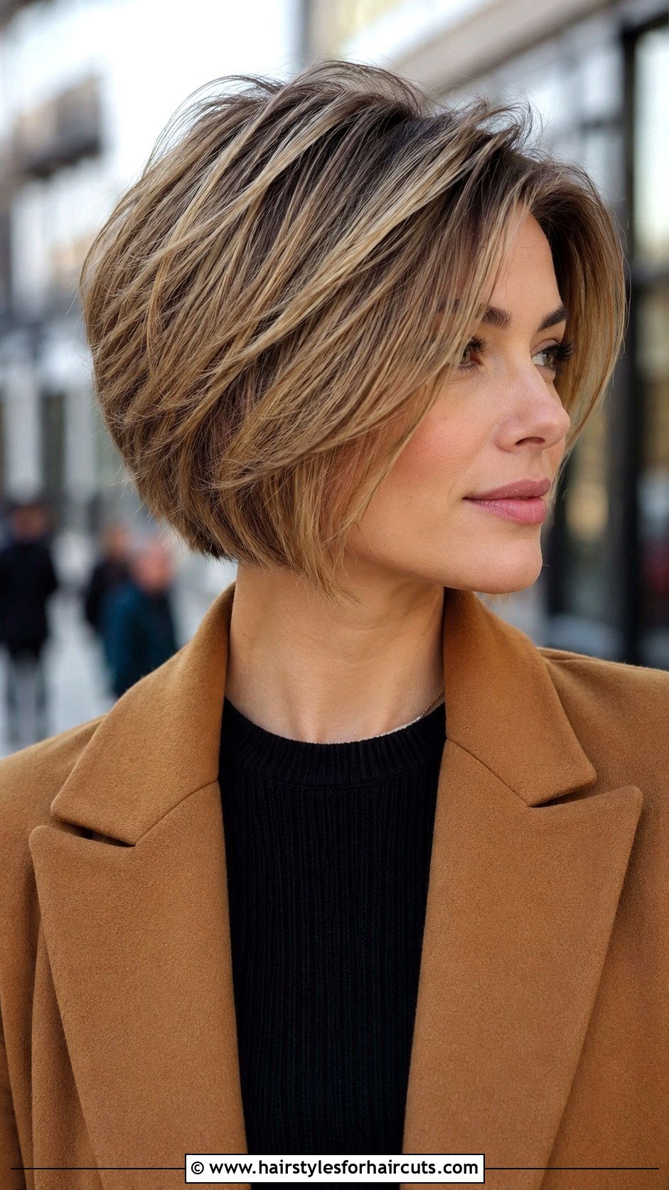 Feathered Graduated Bob - 25 feathered bob hairstyles medium length hair - 25 feathered bob hairstyles medium length hair