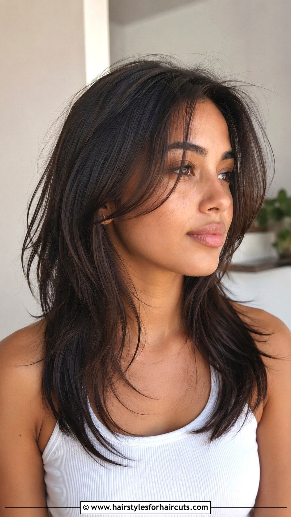 Feathered Medium Haircut - 25 haircuts for medium length - 25 haircuts for medium length