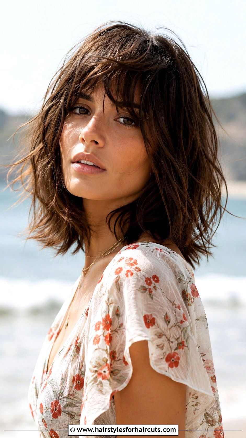 Feathered Shag - 25 hairstyles when growing out hair - 25 hairstyles when growing out hair