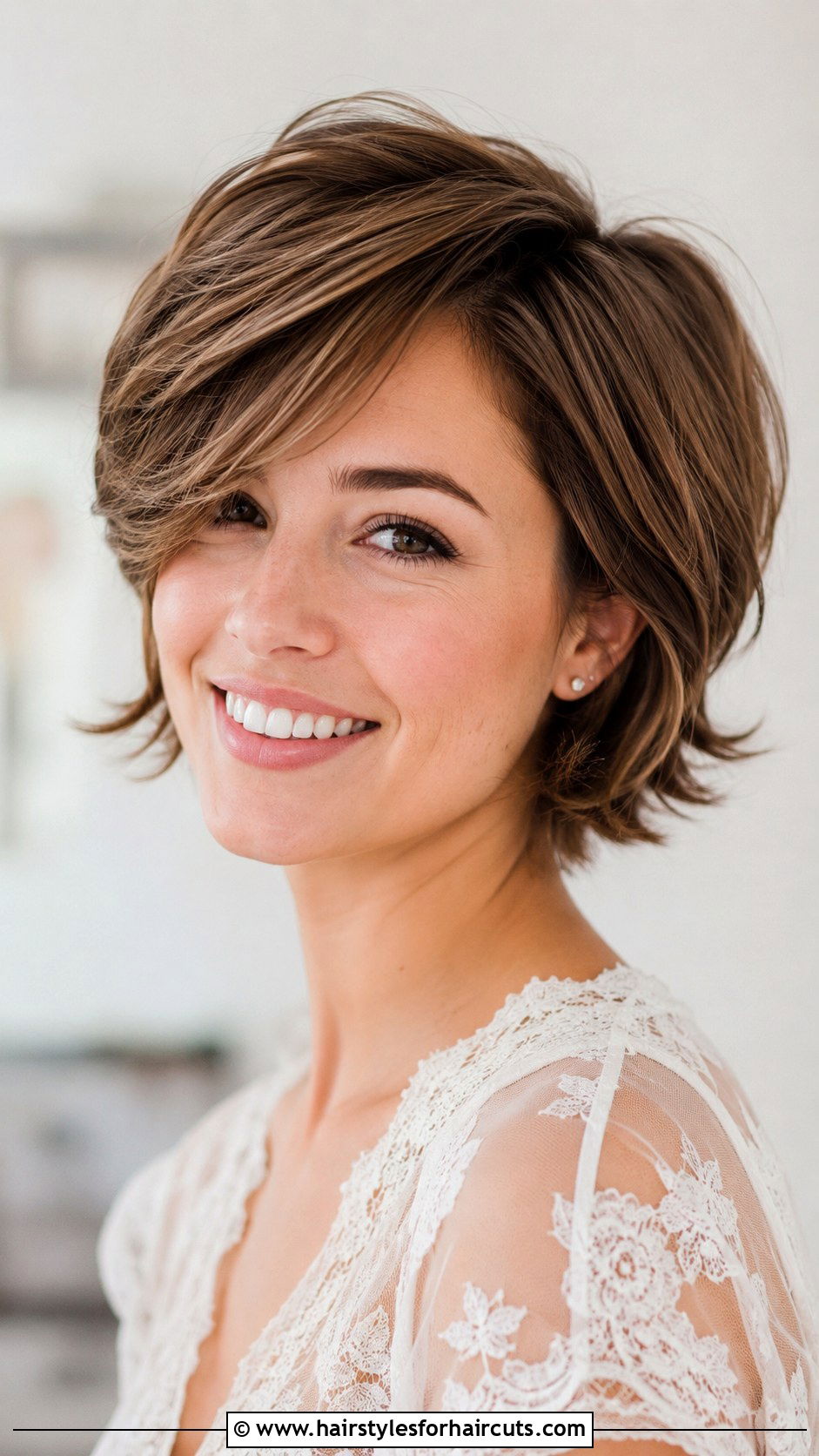 Feathered Short Haircut - 25 short haircuts - 25 short haircuts