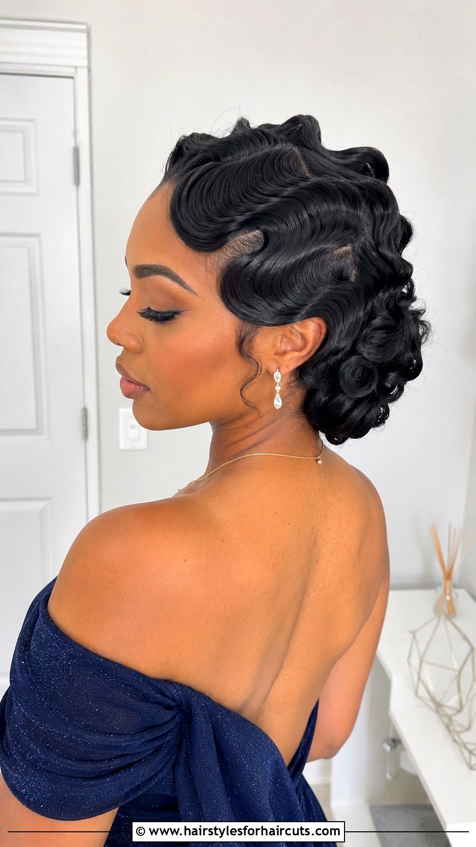 Finger Wave Updo Long Hair - 25 1940s long hairstyles - 25 1940s long hairstyles