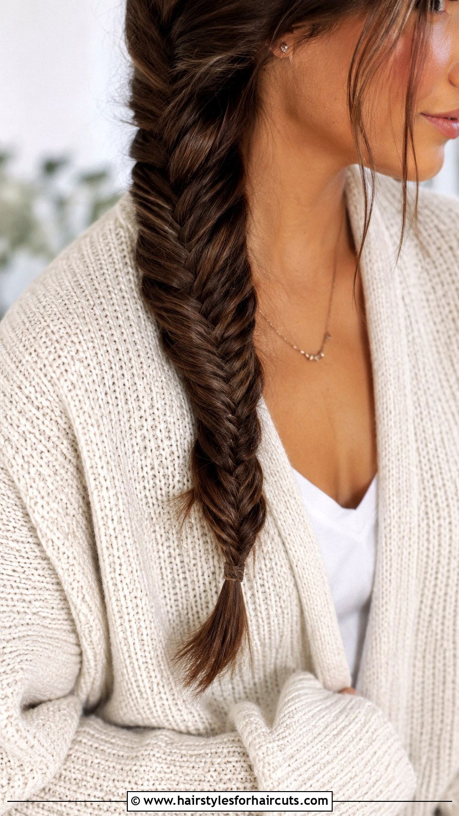 Fishtail Braid - 25 hairstyles that make your hair grow - 25 hairstyles that make your hair grow