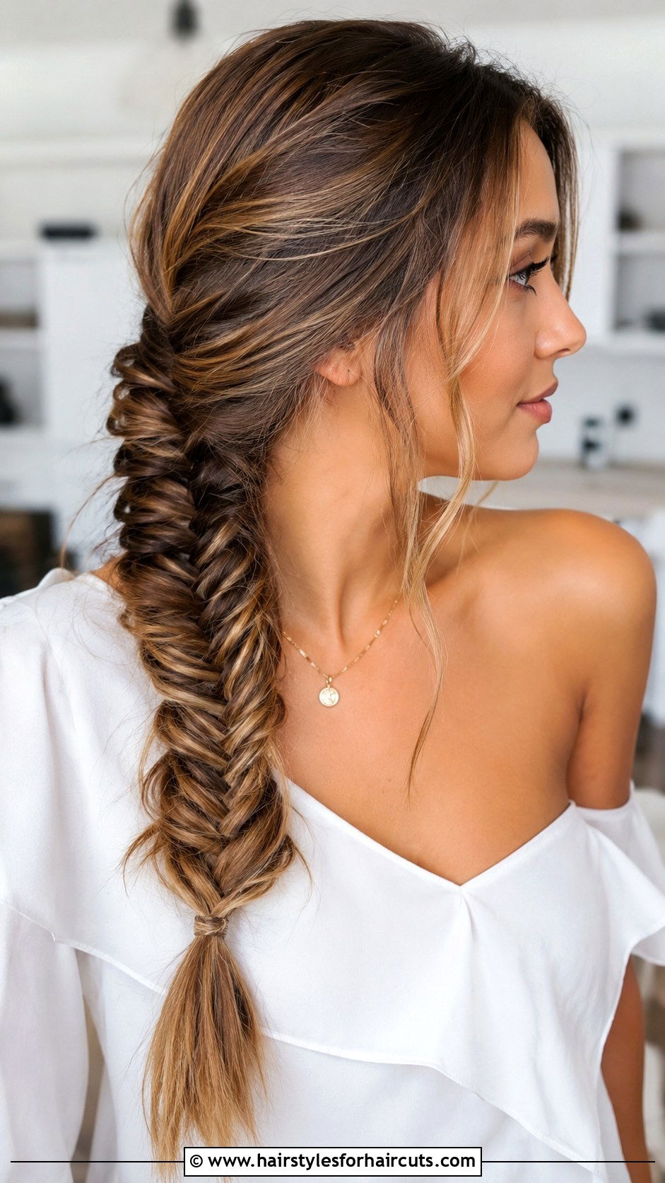 Fishtail Braid - 25 night out hairstyles for medium hair - 25 night out hairstyles for medium hair