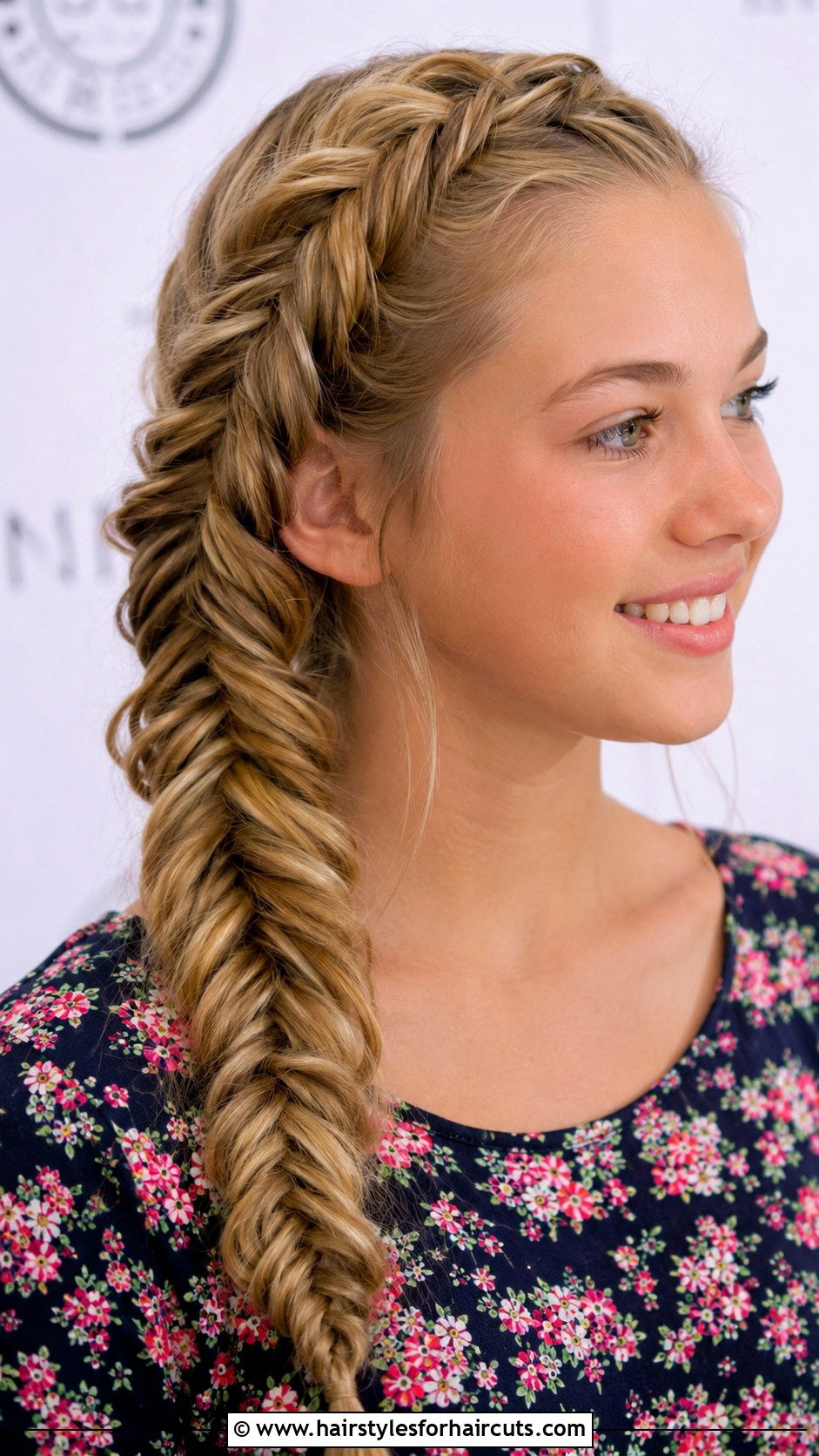 Fishtail Braid - 25 cute hairstyles for teen girls - 25 cute hairstyles for teen girls