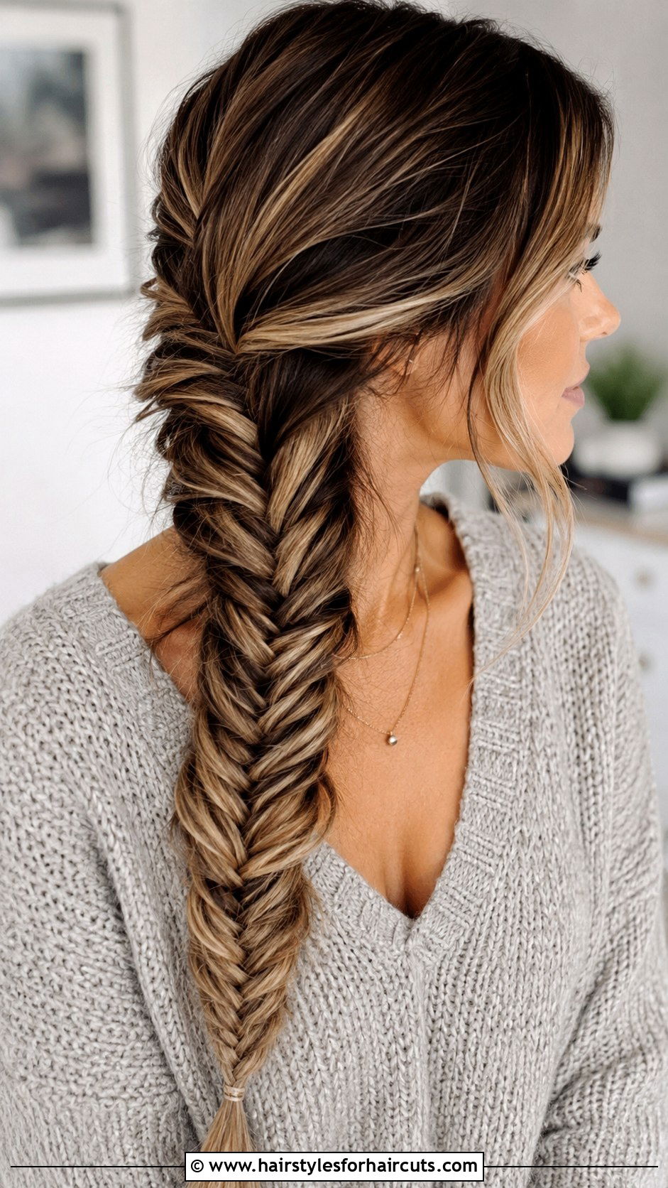 Fishtail Braid - 25 easy fancy hairstyles for medium hair - 25 easy fancy hairstyles for medium hair