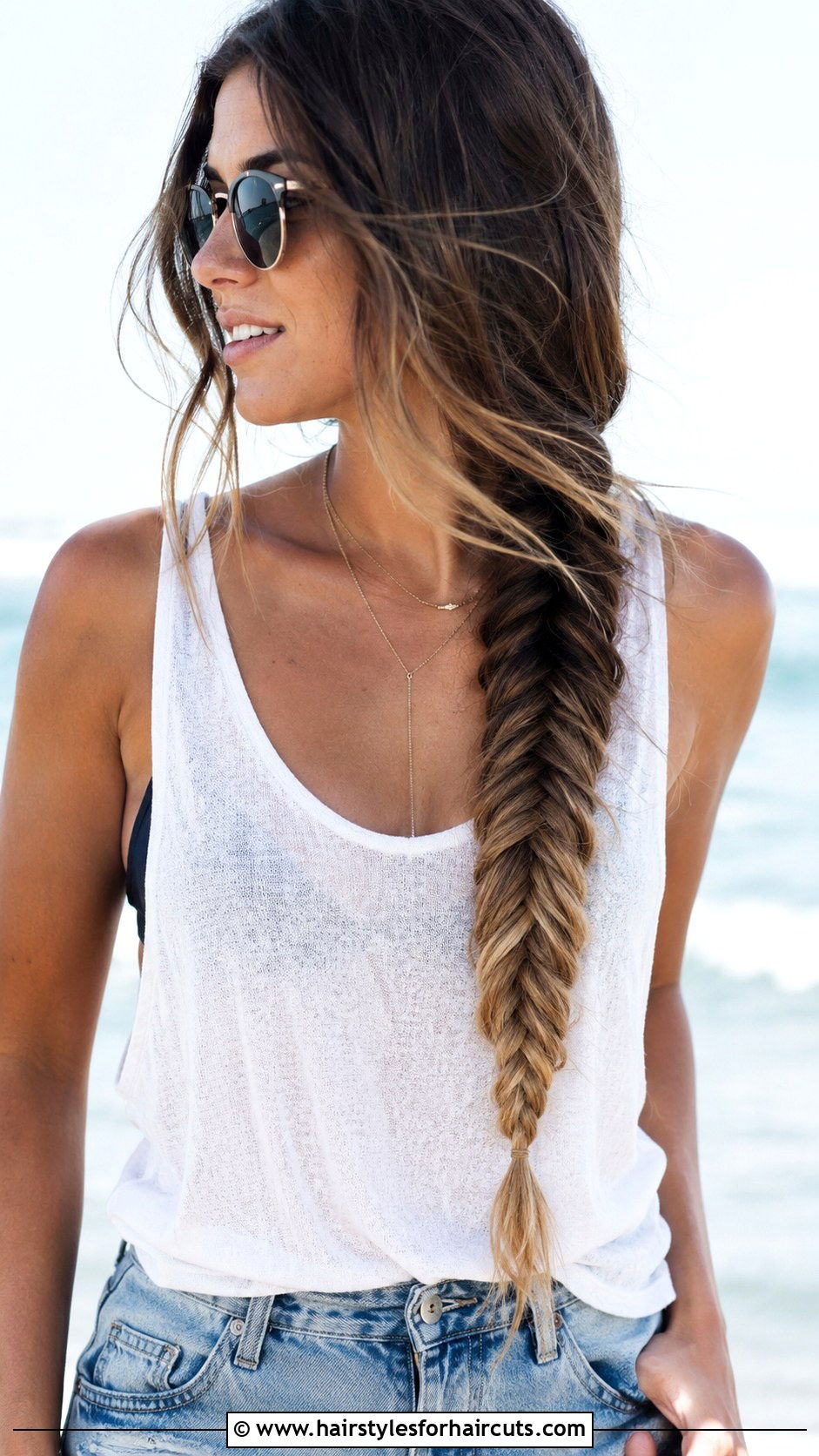 Fishtail Braid - 25 beach hairstyles for frizzy hair - 25 beach hairstyles for frizzy hair