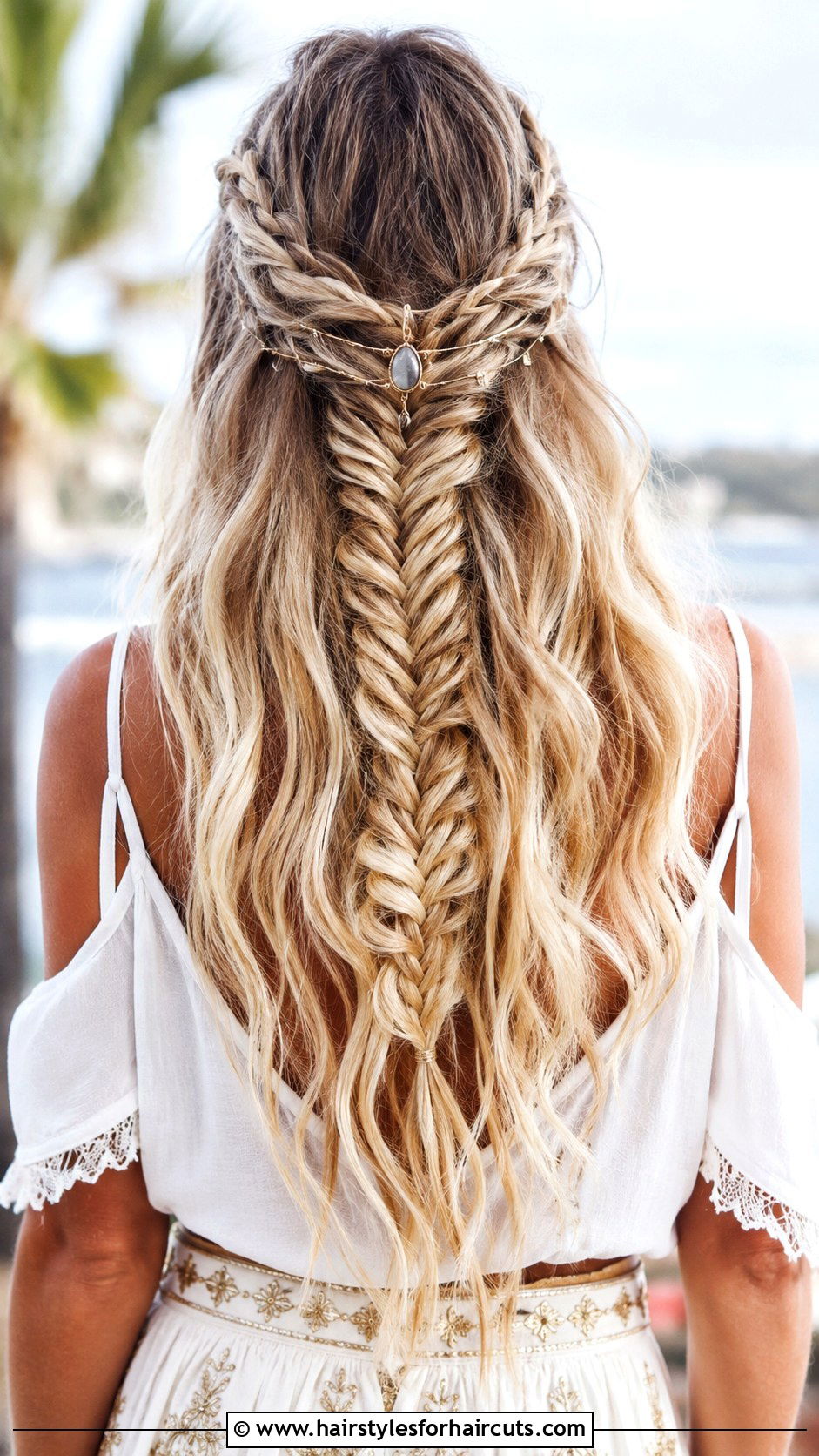 Fishtail Braid Beachy Waves - 25 beachy wave hairstyles - 25 beachy wave hairstyles